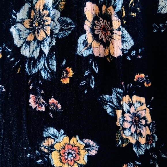 Floral High Side Slit Wide Leg Pants - Picture 3 of 4